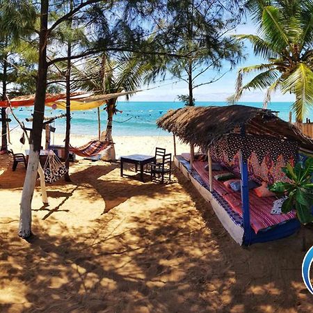 Beach Wave Hotel Аругам Бей Екстериор снимка