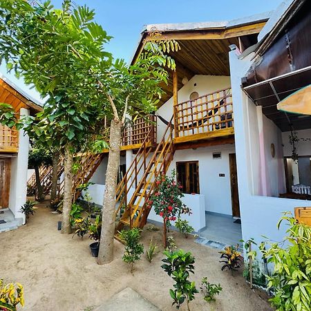 Beach Wave Hotel Аругам Бей Екстериор снимка