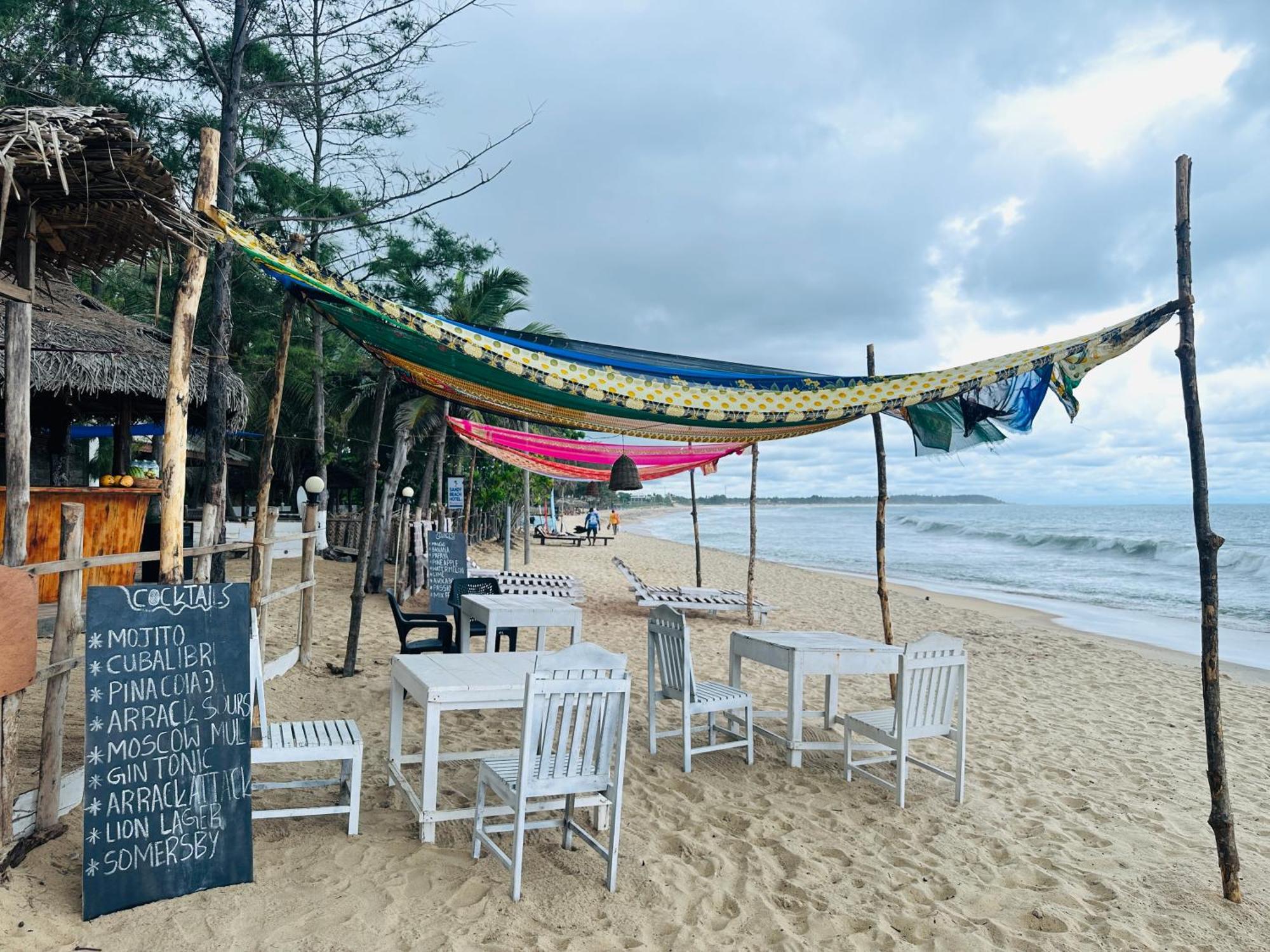 Beach Wave Hotel Аругам Бей Екстериор снимка