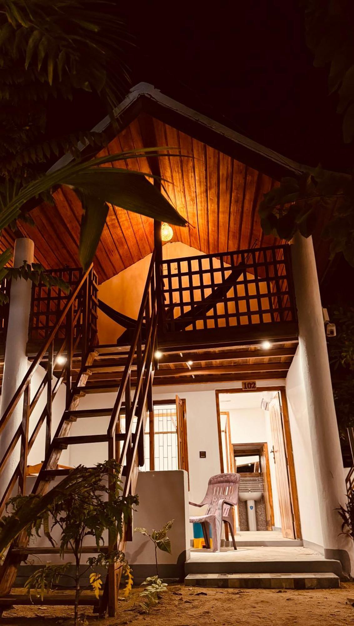 Beach Wave Hotel Аругам Бей Екстериор снимка