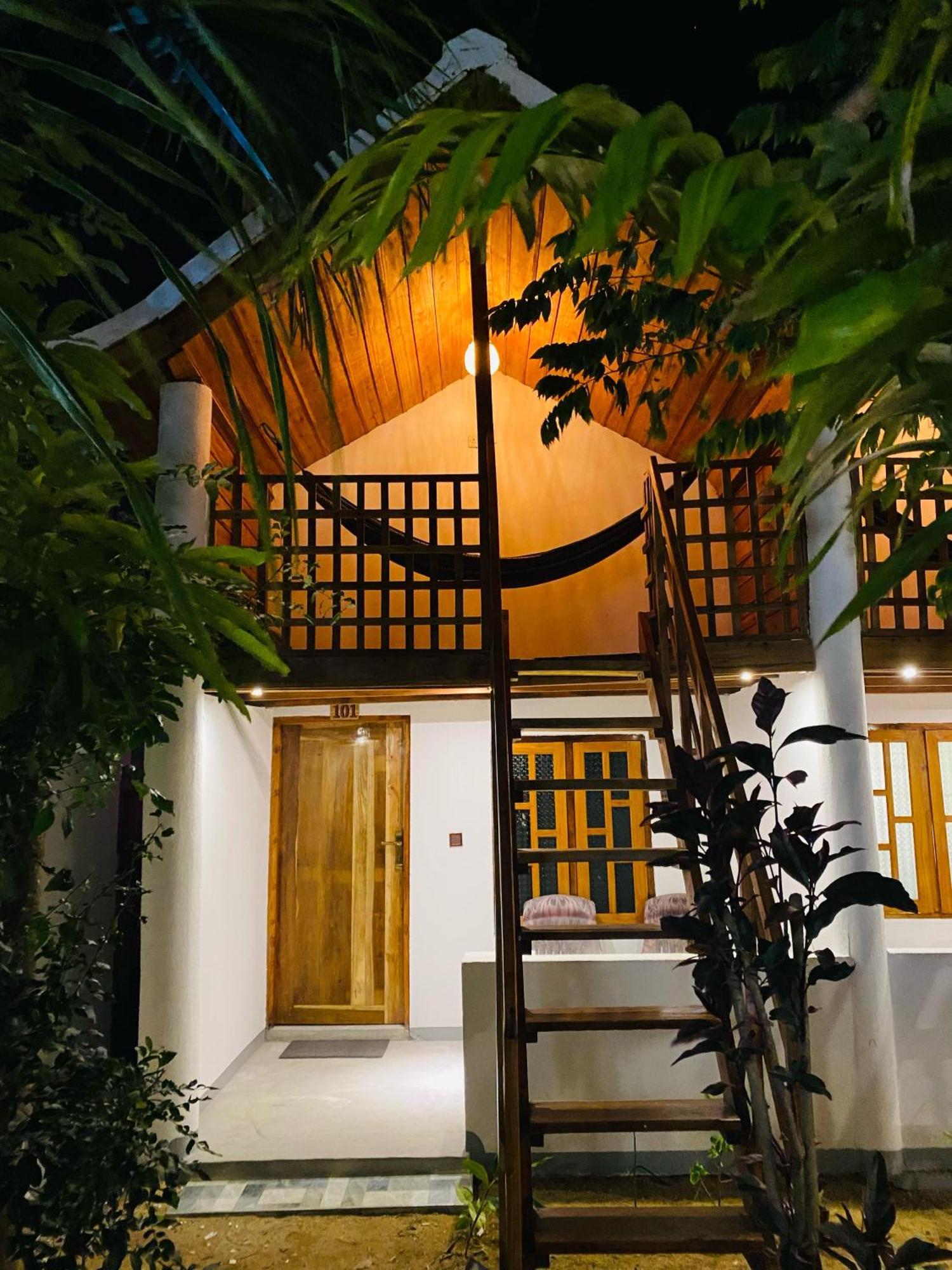 Beach Wave Hotel Аругам Бей Екстериор снимка