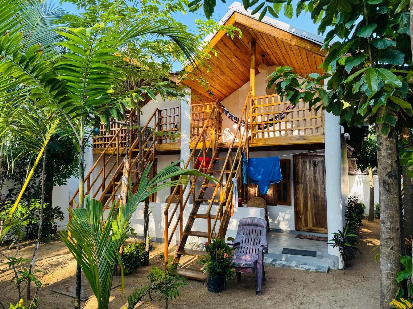 Beach Wave Hotel Аругам Бей Екстериор снимка